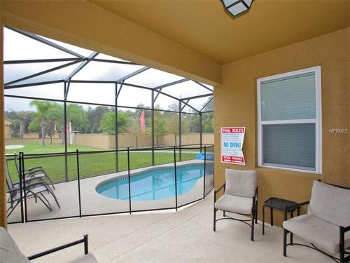 Kissimmee Villa Sleeps 10 Pool Air Con WiFi - main image