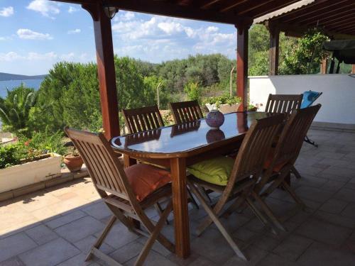  Guvercinlik Villa Sleeps 6 Air Con WiFi in Güvercinlik