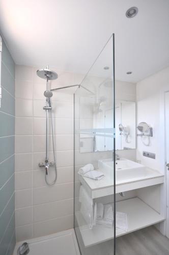 Superior Two-Bedroom Apartment image 4
