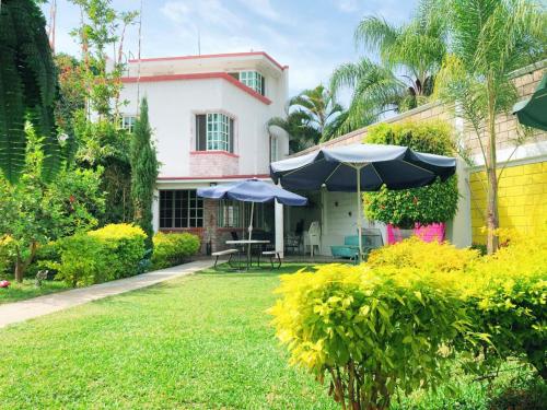 Preciosa Casa Maya Alberca y Jacuzzi Jiutepec Cuernavaca in Jiutepec, Mexico