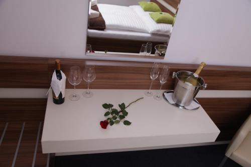 Primus Hotel & Apartments - image 2