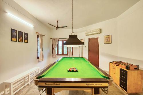 StayVista at Chitrita Bhavan with Indoor Game & Free Breakfast