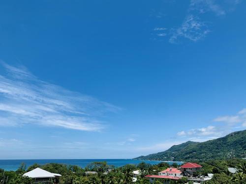 Oceanic View Apartments 4