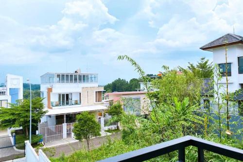 Luxury Stylish SKY CASTLE 6BR,BBQ,Breathaking RooftopView, KidsPool, Instaworthy