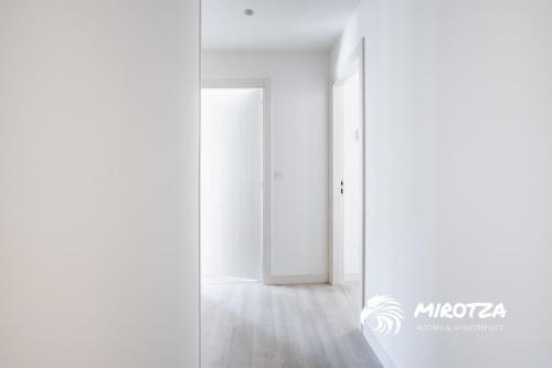 2 bedrooms, 4 beds