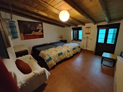  Casa Rural El Trepador Azul in Cabeza la Vaca