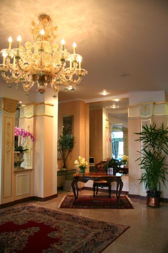 Hotel Astoria - image 12