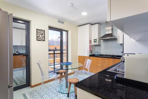 Kitchen, Privilege Sea View Apartment Pochet with Rooftop Pool, Village Marina - Olhao in Olhao