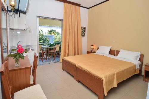  Polizotou Rooms in Skala Sotiros