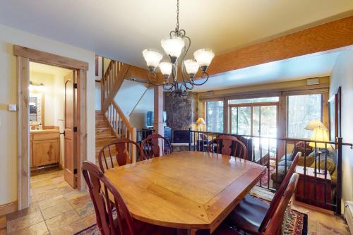 Pamelot's Ptarmigan Townhome - image 4