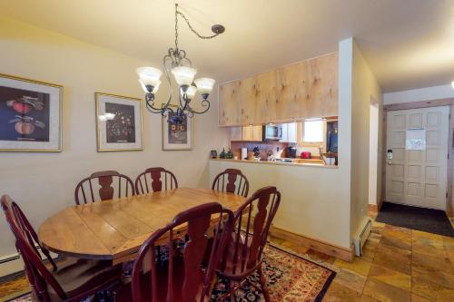 Pamelot's Ptarmigan Townhome - image 8