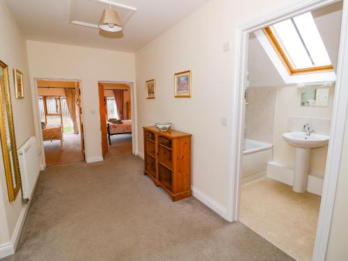 The Wainhouse - image 12