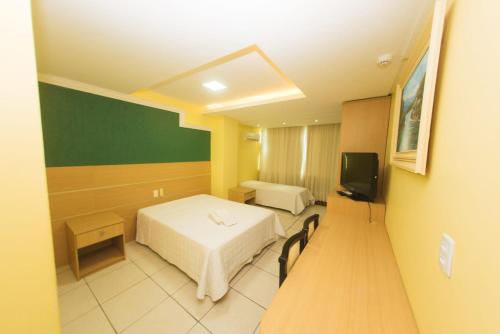 1 double bed, 1 twin bed