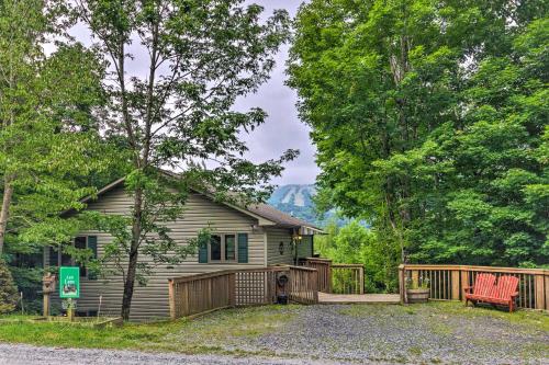 Warm Wooded Cabin with 2-Story Deck and Mountain View! - Beech Mountain