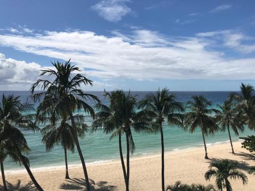 Coconut Court Beach Hotel