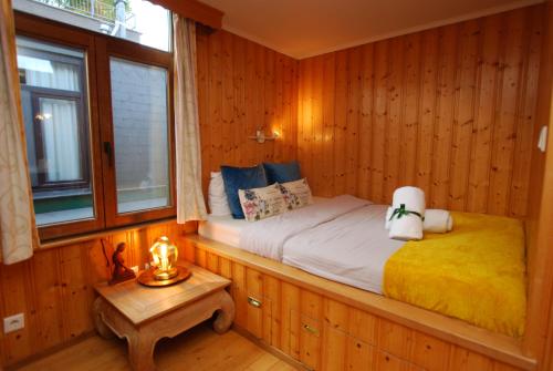  The 16th century Horse Alley in Antwerpen