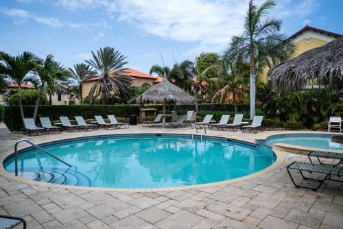 Diamante 77 Townhome in Gold Coast 2 bedrooms 3 bath 3 Community pools