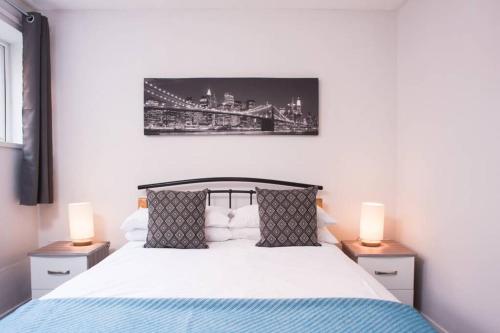 Brynglas Newport flat sleeps 8 - Mycityhaven in Shaftbury