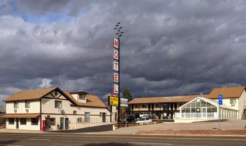 . Aquarius Inn