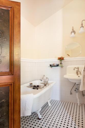Chamberlin Inn - image 10