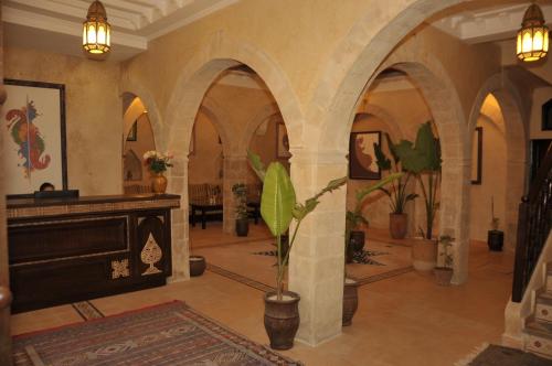 Фойє, Hotel Riad Ben Atar in Ес-Сувейра