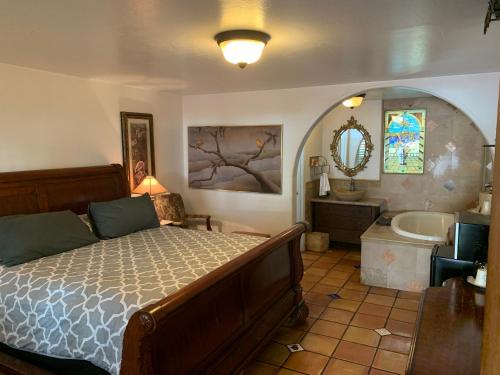 King Room with Spa Bath
