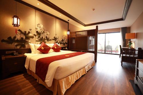 room detail thumbnail 1