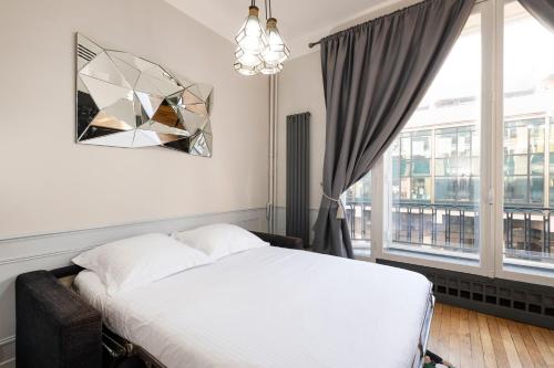 MARAIS LOVELY BEAUBOURG A - image 13