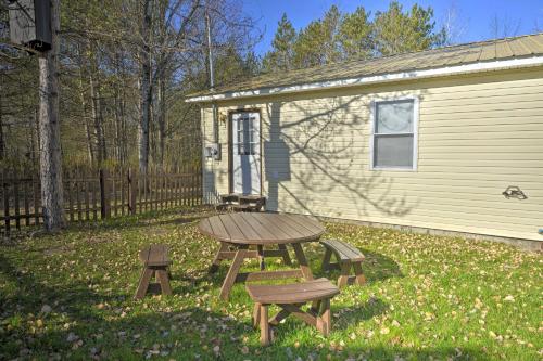 Wellsboro Single-Story Cabin with Screened Patio - Wellsboro