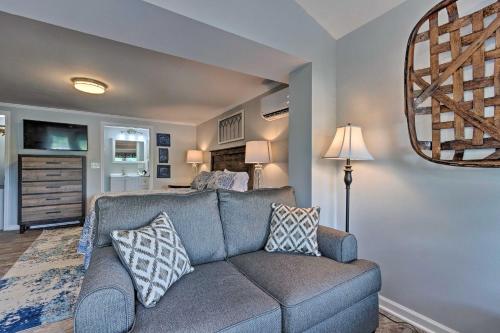 Studio with Patio Access and View on Lake Junaluska! in Lake Junaluska, USA