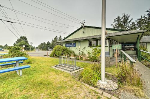 Waterfront Getaway with Private Hot Tub Grill Dock - image 8