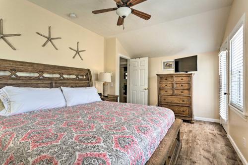 Sunny Coastal Cottage with Deck and Walk to Beach - image 3