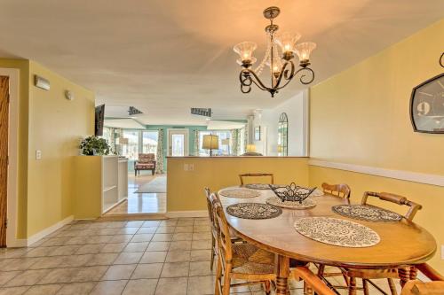 Sunny Coastal Cottage with Deck and Walk to Beach - image 4