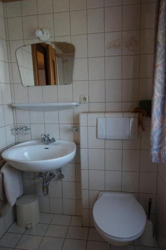 ห้องน้ำ, Gastehaus Metzler in บิเซา