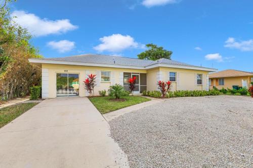 818 Chestnut Court - main image