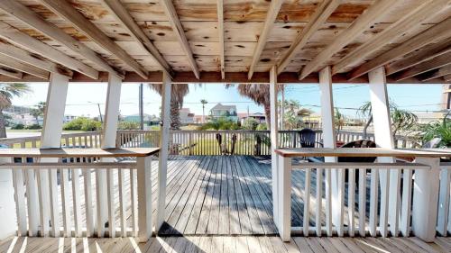 Beach House Bungalow - main image