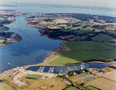 'Cloud 9' Modern Floating Apartment 2 Miles South of Cowes