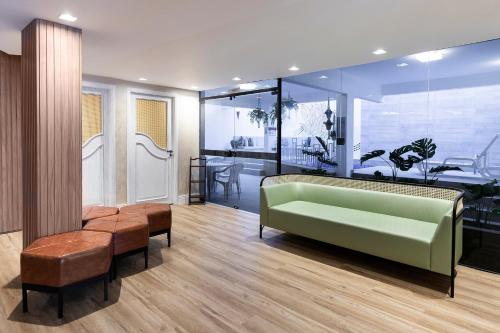 H Hotel - image 5