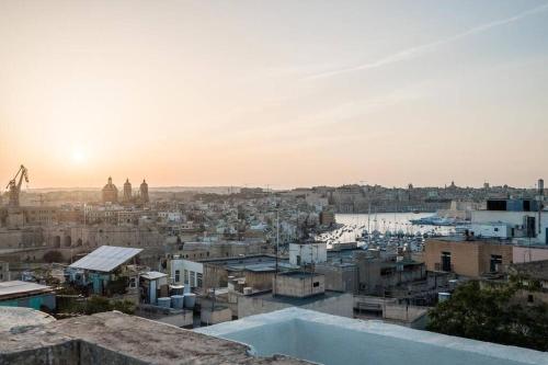 Entire Luxury Maltese House of Character (c1750)