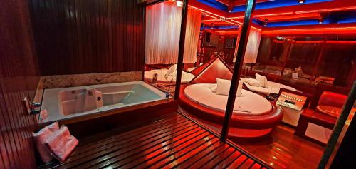. Motel Fantasy 5