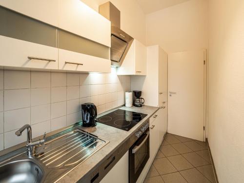 One-Bedroom Apartment image 3