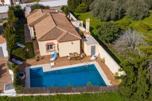 Villa Elissa with 3 bedrooms andpool and views close to Conil