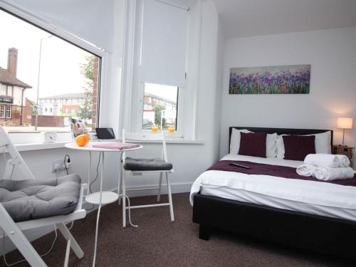 Beddoe Apartments Premier Lodge Eastleigh near Winchester and Southampton - image 12