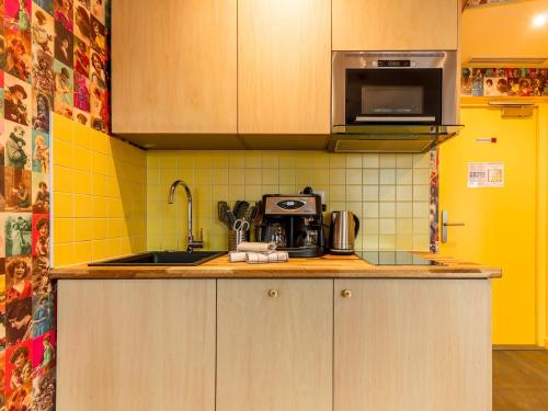 be you luxury aparthotel la reveuse 72 boulevard de clichy paris france fr 75018 mammoth resotel