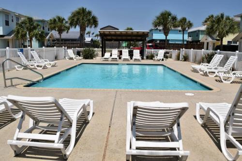17 Royal Palms Home - main image