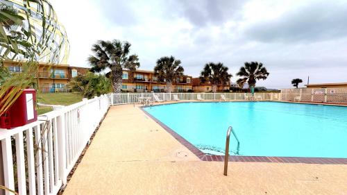 41Ir: Beach Retreat Condo - image 7