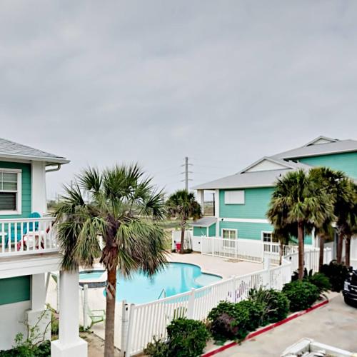 7 Meridian Condos - image 2