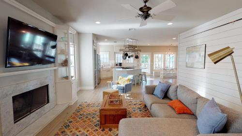 112 Eleventh St home - image 8