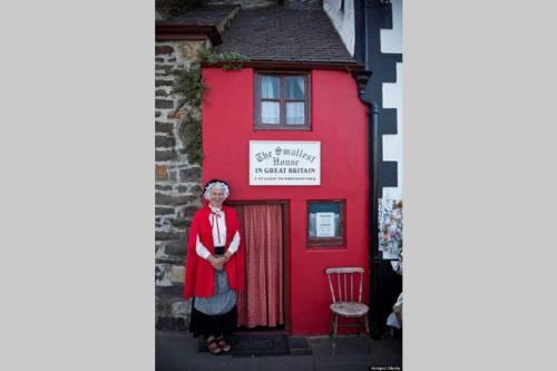 Semi Detached Cottage Snowdonia with hot tub