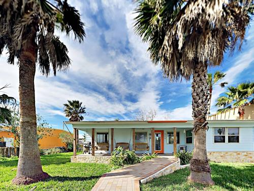 Salt Pines Cottage On 9Th Street Home